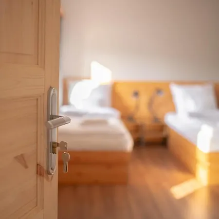 Zarliwe Klimaty - Gosciniec מידז'יברודז'י ז'יוויקי