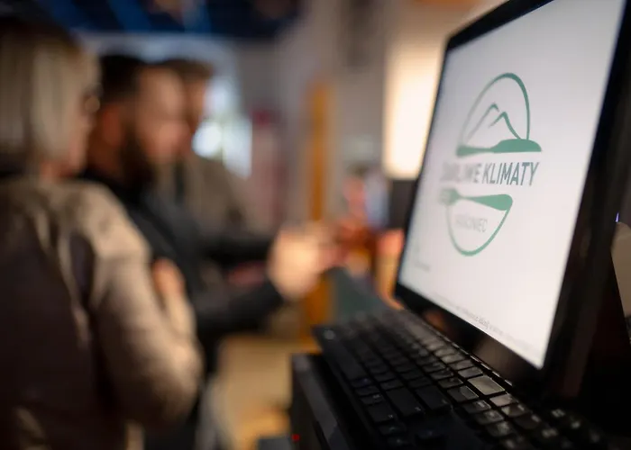 żarliwe Klimaty - *